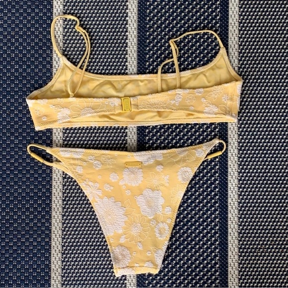 SOLD* Triangl bikini lemon 🍋 - Picture 5 of 12